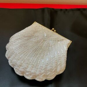 Clam shell beaded evening purse